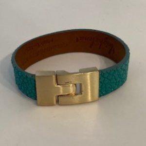 leighelena Single Stingray ~Handmade with genuine stingray